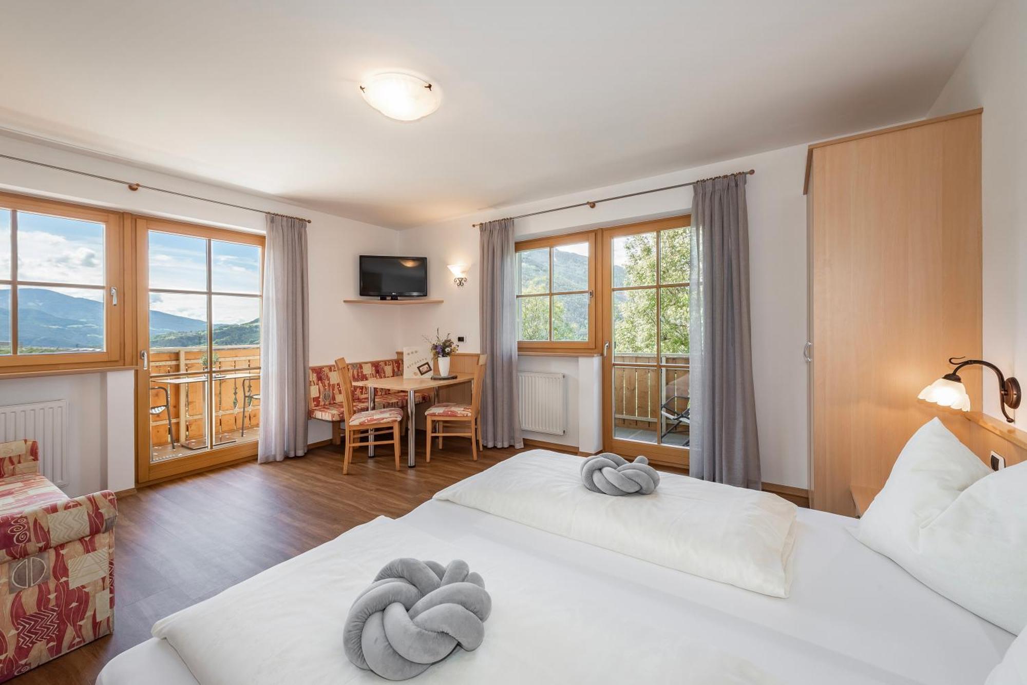 Trinnerhof- Hof Chalets Und Obsthof Mit Zimmer Natz-Schabs Екстер'єр фото